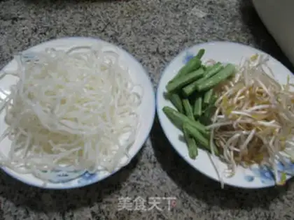 Make Plum green bean sprouts and rice powder step 0