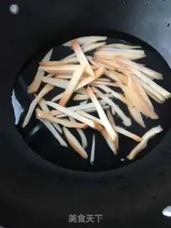 Make Green pepper fried gold abalone step 3