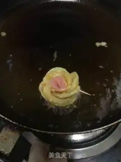 Make Eggs and roses step 3