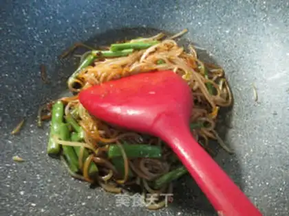 Make Plum green bean sprouts and rice powder step 7