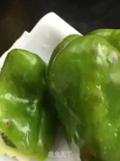 Make Green pepper fried gold abalone step 6