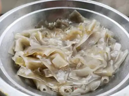 Make Chicken platinum soup step 1