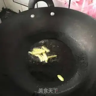 Make Green pepper fried gold abalone step 9