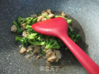 Make Flower clams and broccoli step 6