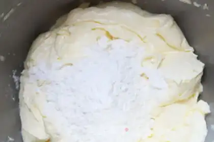 Make Marble doughnuts step 4