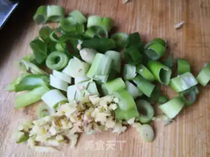 Make Scrambled clams step 1