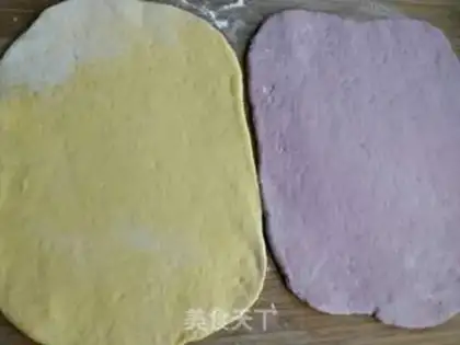 Make Double-coloured rolls step 6