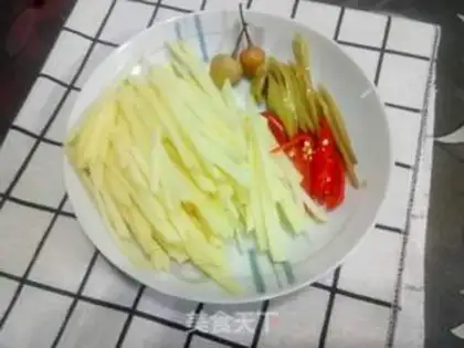 Make Spicy potatoes step 1