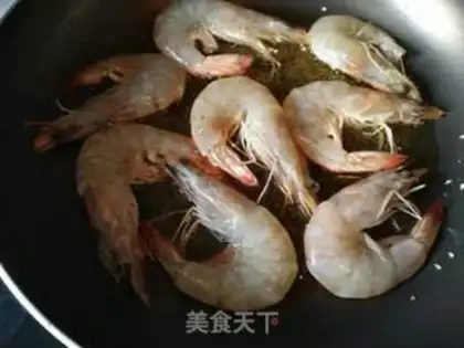 Make Tomato oil and shrimp step 3