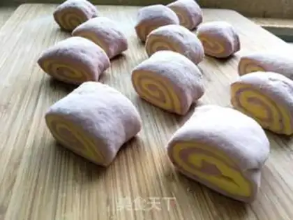 Make Double-coloured rolls step 9