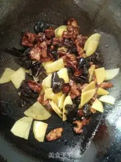 Make Tofu-dry, black-mole potatoes step 12