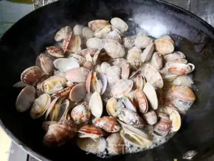 Make Scrambled clams step 6