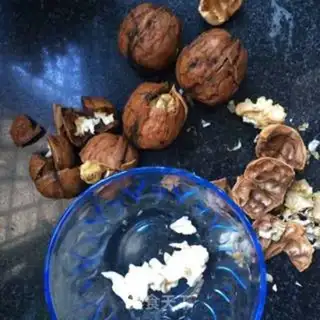 Make Fresh walnut peanuts step 1