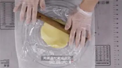 Make Fast-hand snacks: button cookies step 9