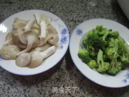 Make Soo-jeong-goo fried broccoli step 0