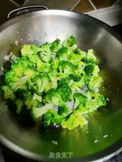Make Garlic broccoli step 2