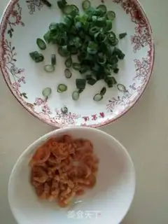 Make Old cucumber egg soup step 1