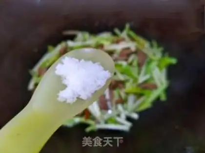 Make Pyramid yellow meat step 11