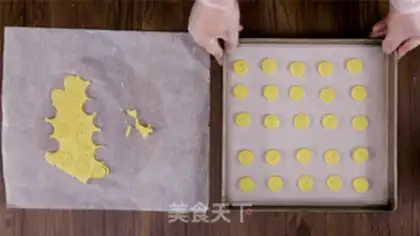 Make Fast-hand snacks: button cookies step 13