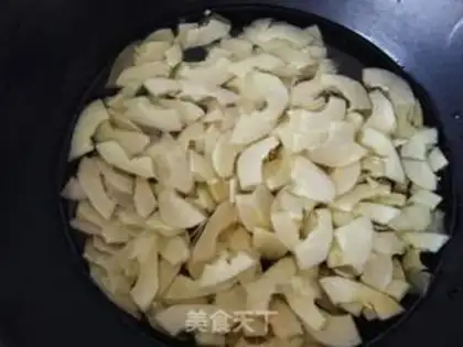 Make Old cucumber egg soup step 2