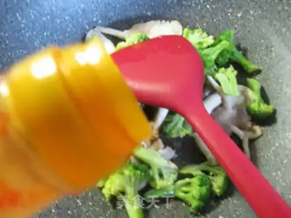 Make Soo-jeong-goo fried broccoli step 3