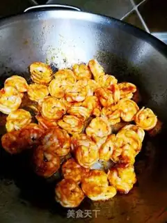Make Tomato sauce and shrimp step 2