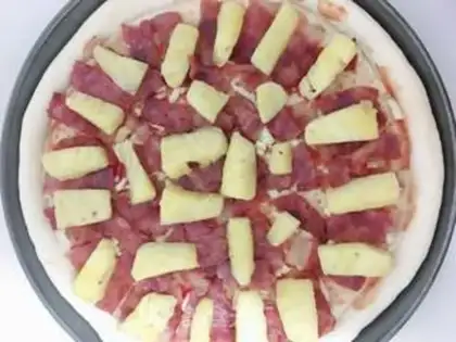 Make Hawaiian pizza step 9