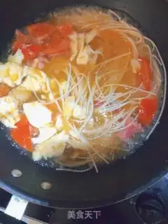 Make Tomato egg noodles step 4