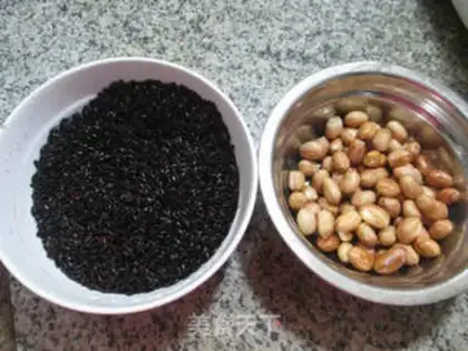 Make Peanut rice congee step 1