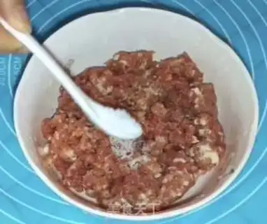Make A rose with fresh meat step 0