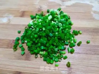 Make Onion omelet step 1
