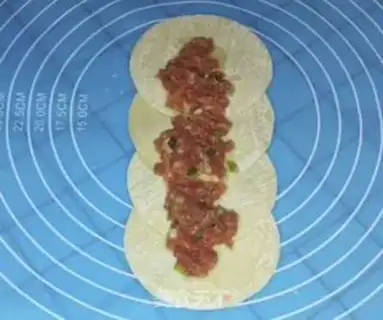 Make A rose with fresh meat step 4