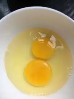 Make Autumn fried eggs step 4