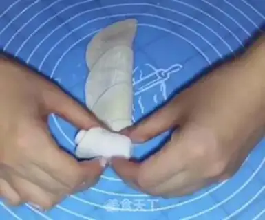 Make A rose with fresh meat step 6