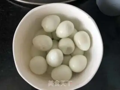 Make Burgundy eggs step 0