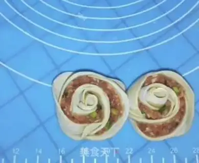 Make A rose with fresh meat step 9