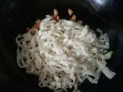 Make The cabbage hot dog fried the powder step 8