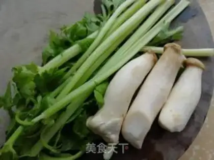 Make Celery fried abalone mushrooms step 0
