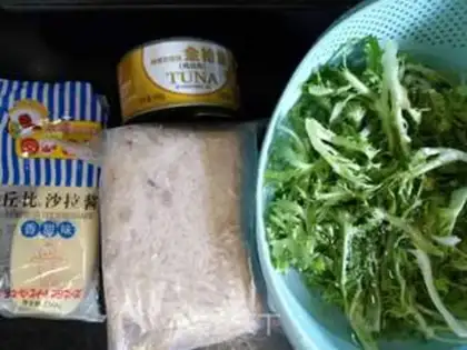 Make Tuna sandwich step 1