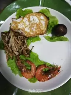 Make Seafood crab legs and pasta step 2
