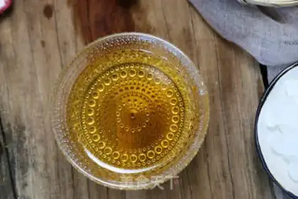 Make Bronco-cracker lemon tea step 2