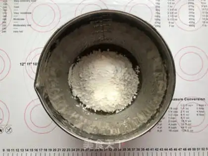 Make A wide bean saloon moon cake step 2