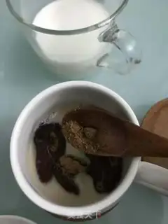 Make A tea with red dates step 4