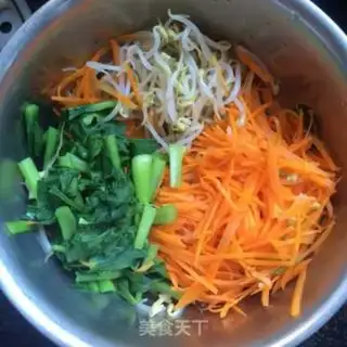 Make Carrot bean sprouts step 4