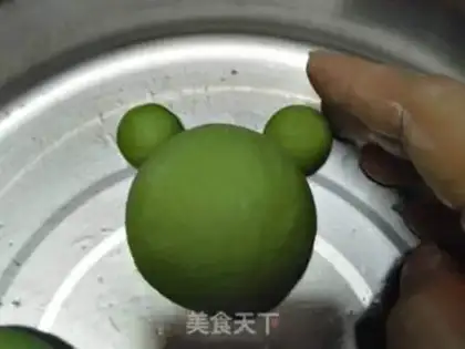 Make Frog bean bun step 7