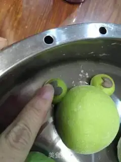 Make Frog bean bun step 8