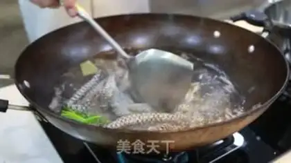 Make Spicy and cold fish skins step 2