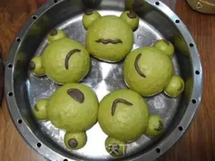 Make Frog bean bun step 10