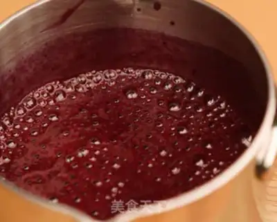 Make Blueberry milkshake step 4