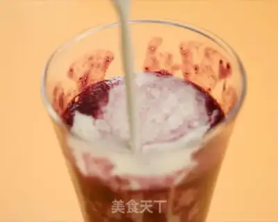 Make Blueberry milkshake step 7